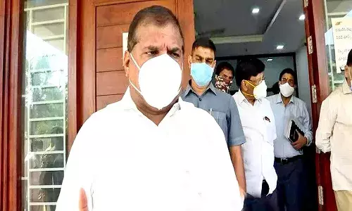 సాయంత్రం క‌ల్లా ఉద్యోగుల‌ స‌మ‌స్య‌ల‌కు పరిష్కారం లభిస్తుంది : మంత్రి బొత్స