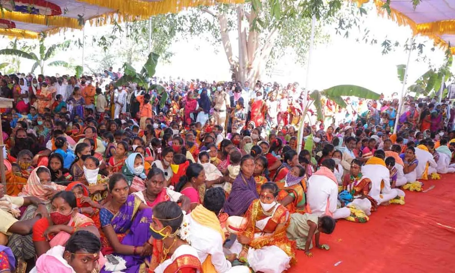 111 జంటలకు సామూహిక వివాహం జరిపించిన ఎమ్మెల్యే కోనప్ప