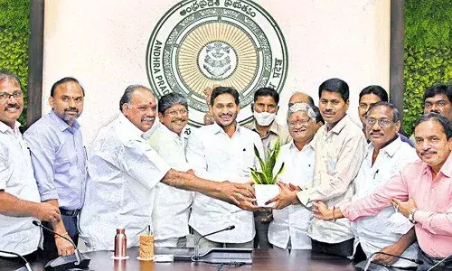 ఈ ప్రభుత్వం మీది.. మీరు లేకపోతే నేను లేను: సీఎం జగన్