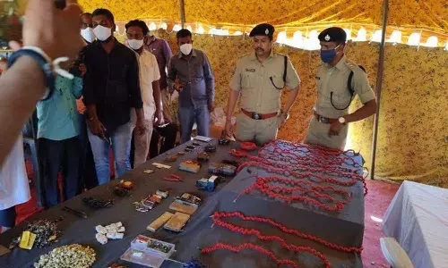 పెనుగోలు అడవిలో మందుపాతరలు.. నిర్వీర్యం చేసిన పోలీసులు