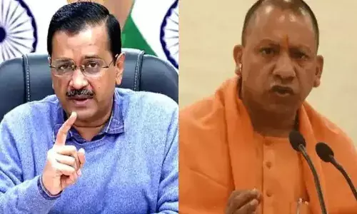 ప్రధాని ప్రసంగంపై సీఎంల మధ్య ట్వీటర్ వార్..  కేజ్రీవాల్ ద్రోహీ.. యోగి క్రూరుడు