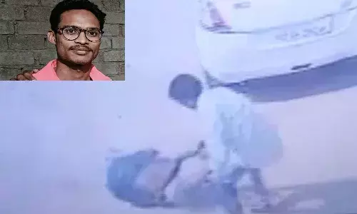 వృద్ధ యాచకురాలిపై యువకుడి దాడి.. రోడ్డుపై ఈడ్చుకెళ్తూ..