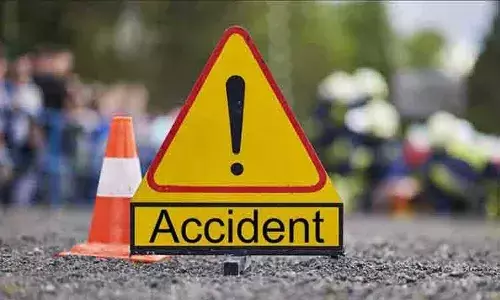 సూర్యాపేట జిల్లాలో ఘోర ప్రమాదం.. ముగ్గురు మృతి