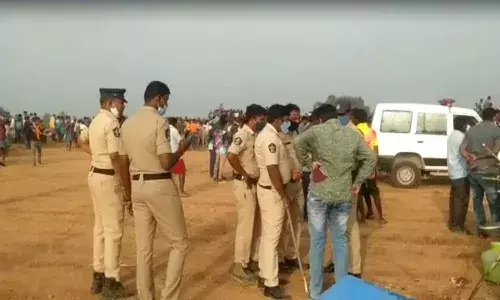 చిత్తూరు జిల్లాలో ఎద్దులను మచ్చిక చేసుకునే క్రీడ.. పలువురికి గాయాలు