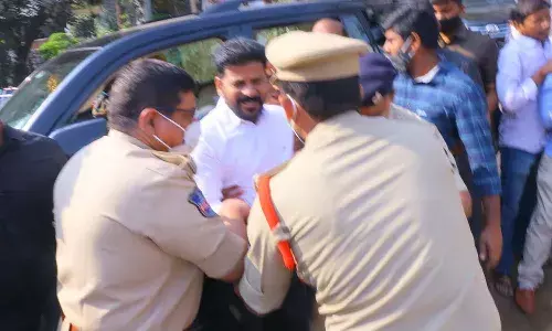 రేవంత్ రెడ్డి అరెస్ట్.. ఖండించిన కాంగ్రెస్ నేతలు