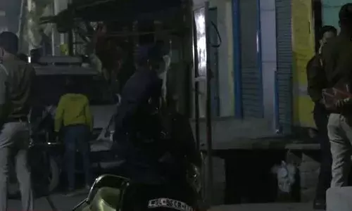 ఢిల్లీలో అనుమానాస్పద బ్యాగ్ కలకలం