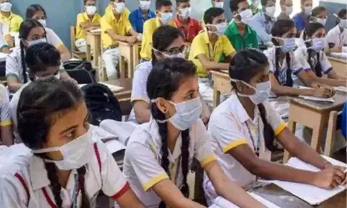 సోమవారం నుండి స్కూళ్లు, కాలేజీలు పునఃప్రారంభం