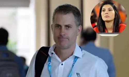 సన్రైజర్స్కు షాక్.. వేలంలో సరైన ఆటగాళ్లను కొనుగోలు చేయలేదని.. సైమన్ కటిచ్ రాజీనామా