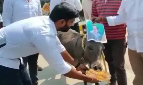 బల్మూరి వెంకట్పై గాడిద దొంగతనం కేసు