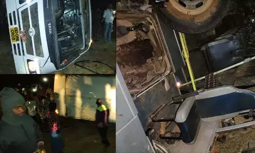 ఘోర రోడ్డు ప్రమాదం.. ముగ్గురు పోలీసులు మృతి, 14 మంది తీవ్ర గాయాలు