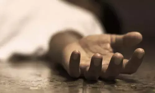 రూ.200 కోసం తల్లిని నరికి చంపిన కొడుకు