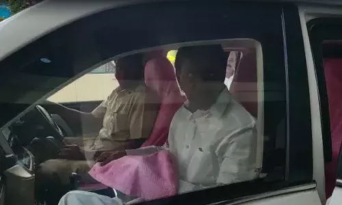 ముంబై చేరుకున్న సీఎం కేసీఆర్