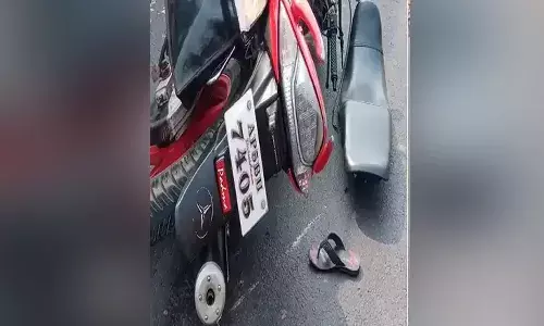 ఘోర రోడ్డు ప్రమాదం.. కుమారుడితో సహా దంపతుల దుర్మరణం