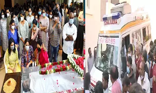 నెల్లూరుకు మంత్రి మేకపాటి గౌతమ్ రెడ్డి పార్థివదేహాం