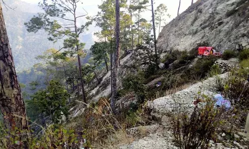 లోయలో పడిన వాహనం.. 14 మంది దుర్మరణం.. ప్రధాని మోడీ సంతాపం