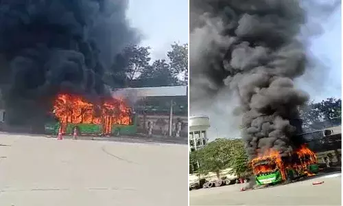 సికింద్రాబాద్‌ కంటోన్మెంట్ డిపోలో ఎలక్ట్రిక్ బస్సు దగ్ధం