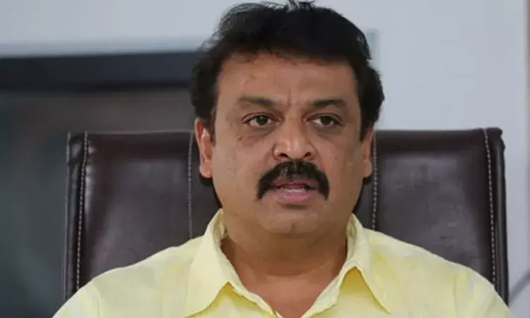 నటుడు నరేశ్ మాజీ భార్యపై కేసు నమోదు