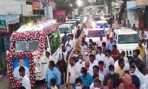 ప్రారంభమైన మంత్రి మేకపాటి గౌతమ్రెడ్డి అంతిమయాత్ర