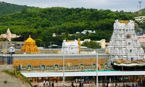 శ్రీవారి భక్తులకు శుభవార్త.. ప్రవేశ దర్శనం, సర్వదర్శనం అదనపు టికెట్లు విడుదల