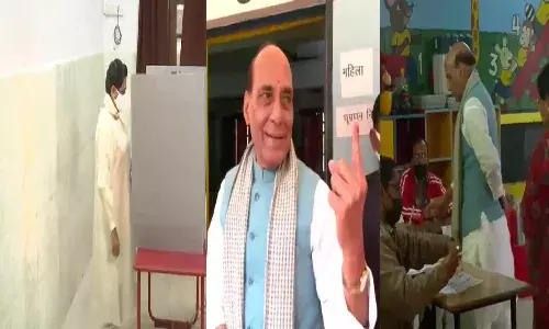 యూపీలో కొనసాగుతున్న నాలుగో దశ పోలింగ్.. ఓటు హక్కు వినియోగించుకున్న ప్రముఖులు