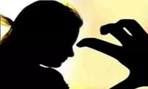 కొడుకు మరణించగా.. కోడలిపై కన్నేసిన మామ.. కాదన్నందుకు హత్యాయత్నం