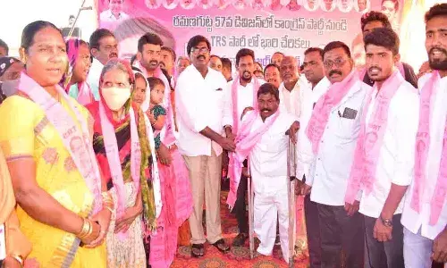 కాంగ్రెస్కు షాక్.. టీఆర్ఎస్లో భారీ చేరికలు