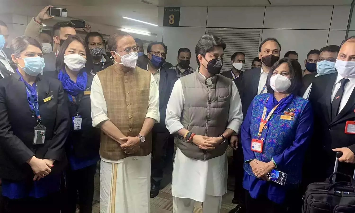 ఉక్రెయిన్‌ పొరుగు దేశాలకు.. నలుగురు కేంద్రమంత్రులు