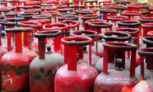 భారీగా పెరిగిన గ్యాస్​ ధర.. నేటి నుండే అమల్లోకి