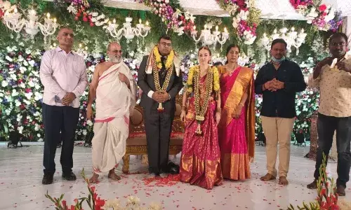 ఓ వైపు యుద్ధం.. మరోవైపు ఉక్రెయిన్ అమ్మాయితో వివాహం