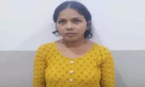 చోరీ చేసేందుకు.. వృద్ధురాలి కంటి చుక్కల్లో టాయిలెట్ క్లీనర్ కలిపిన మహిళ