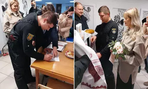 ఓ వైపు యుద్ధం.. మరో వైపు బాంబు షెల్టర్లో ఉక్రేనియన్ జంట పెళ్లి