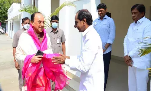 ఎంపీ సుబ్రమణ్యస్వామి, రాకేష్ టికాయత్లతో సీఎం కేసీఆర్ భేటీ