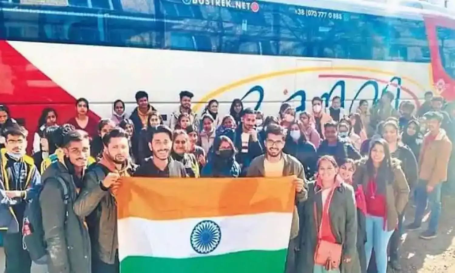 ఆ దేశ విద్యార్థులకు కూడా త్రివర్ణ పతాకమే అండగా నిలిచింది