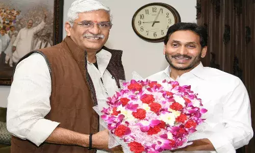 నిర్వాసిత గ్రామాల్లో సీఎం జగన్తో కలిసి కేంద్ర జలశక్తి శాఖ మంత్రి పర్యటన.. పోలవరం పూర్తికి సహకారం