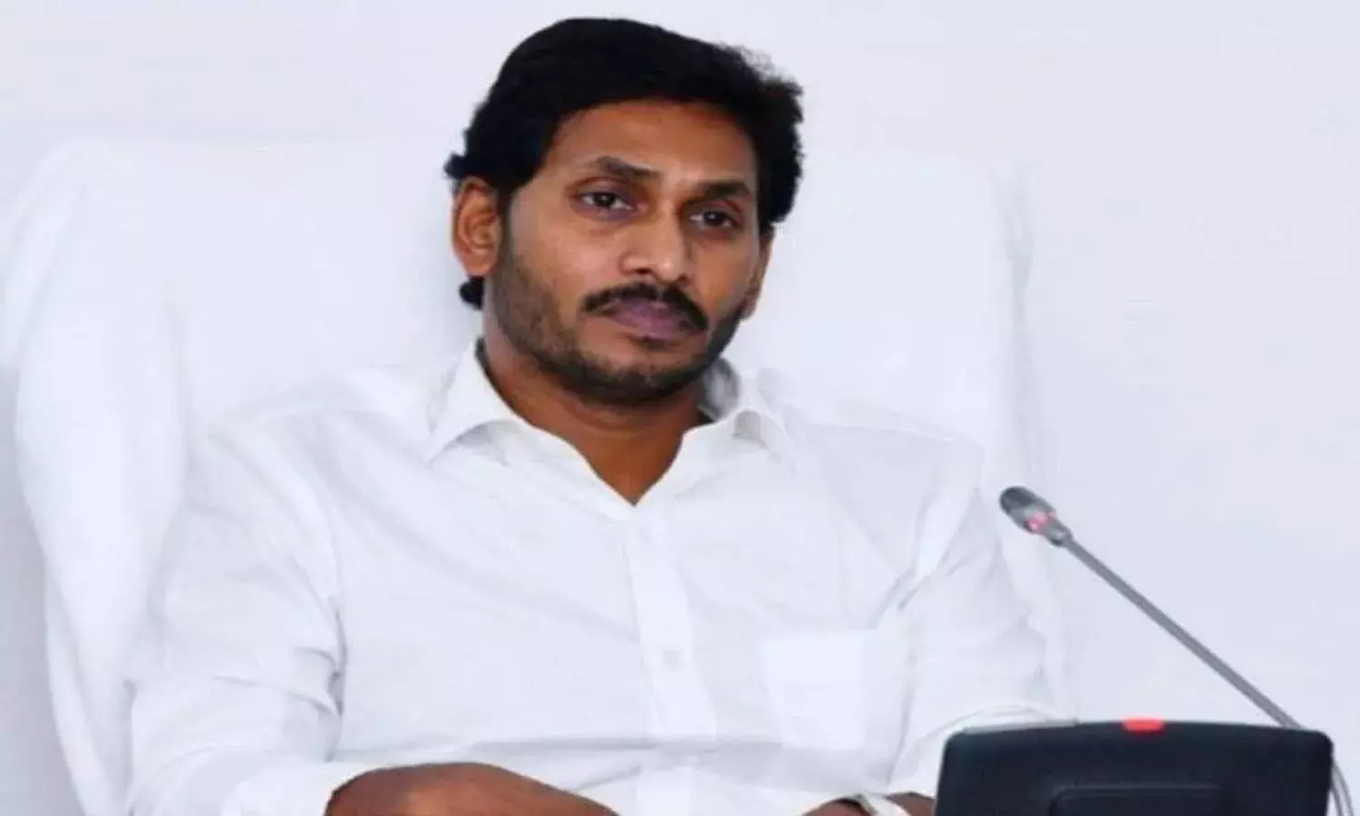 పాముకాటుకి గురై విద్యార్థి మృతి.. సీఎం జగన్‌ ఆర్థికసాయం