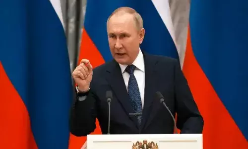 పుతిన్ సంచ‌ల‌న వ్యాఖ్య‌లు..  ఆంక్షలు విధించడం యుద్ధంతో సమానం