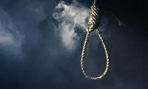 కరీంనగర్లో దంపతులు ఆత్మహత్య.. ఆ కారణంతోనే..