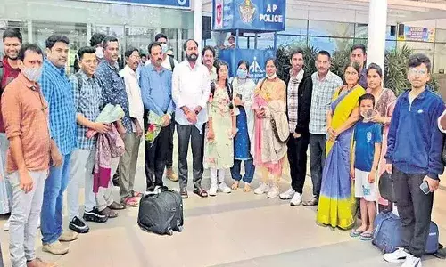 ఉక్రెయిన్ నుండి ఏపీకి చేరుకున్న 558 మంది విద్యార్థులు.. ఇంకా 86 మంది విద్యార్థులు..