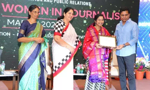 అంతర్జాతీయ మహిళా దినోత్సవం.. మహిళా జర్నలిస్టులను సత్కరించిన తెలంగాణ సర్కార్