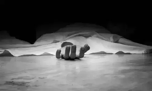 తల్లి కోడిగుడ్డు కూర వండలేదని.. కొడుకు ఆత్మహత్య