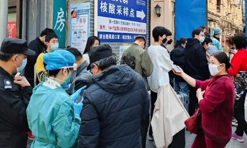 మళ్లీ పెరుగుతున్న కేసులు - ఇద్దరు మేయర్ల డిస్మిస్