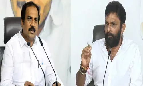 జంగారెడ్డిగూడెం మరణాలపై దుష్ప్రచారం చేస్తున్నారు : టీడీపీపై మంత్రులు ఫైర్