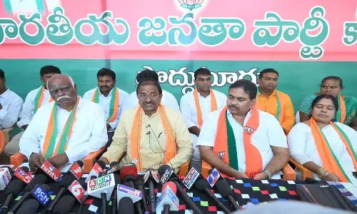ప్రజాసమస్యలపై పోరాటానికి బీజేపీ సిద్ధం : సోమువీర్రాజు