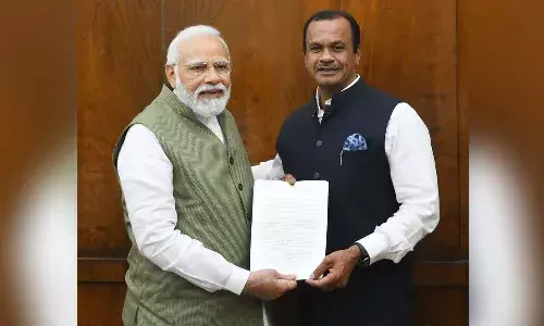 మోదీతో భేటీ అయిన ఎంపీ కోమటిరెడ్డి..