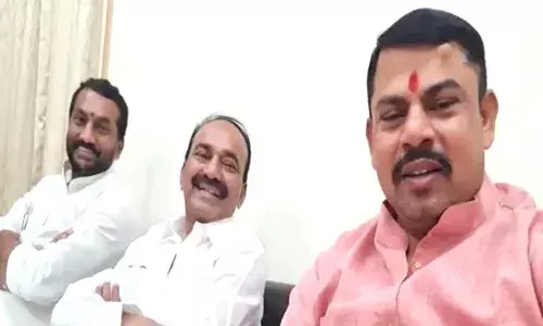 స్పీకర్ను కలిసిన బీజేపీ ఎమ్మెల్యేలు.. తప్పని నిరాశ