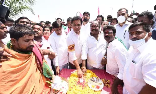బండి సంజయ్కి కేటీఆర్ సవాల్.. దమ్ముంటే గంగుల మీద పోటీ చేసి గెలువు