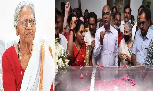 మల్లు స్వరాజ్యం భౌతిక కాయానికి ప్రముఖుల నివాళులు