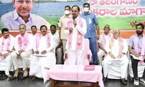 దేశానికి కావాల్సింది డెవలపెమెంట్ ఫైల్స్