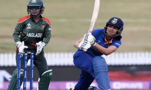 కీలక మ్యాచ్లో చేతులెత్తేసిన బ్యాటర్లు.. ఆదుకున్న భాటియా.. బంగ్లా ఎదుట మోస్తరు లక్ష్యం