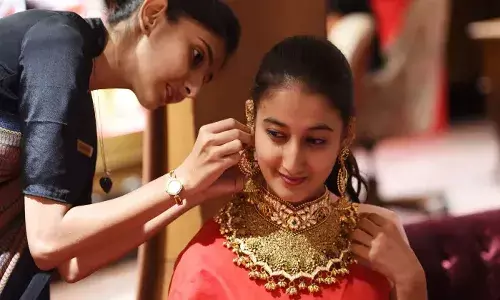 మగువలకు షాక్.. భారీగా పెరిగిన బంగారం ధర